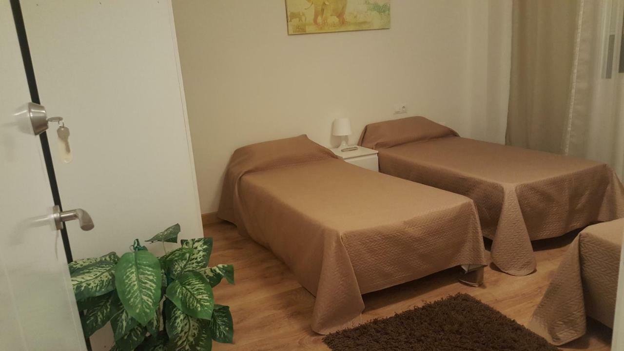 Pension Yna Holiday Малага Экстерьер фото