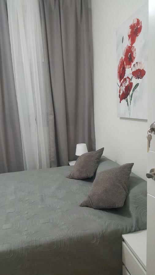 Pension Yna Holiday Малага Экстерьер фото