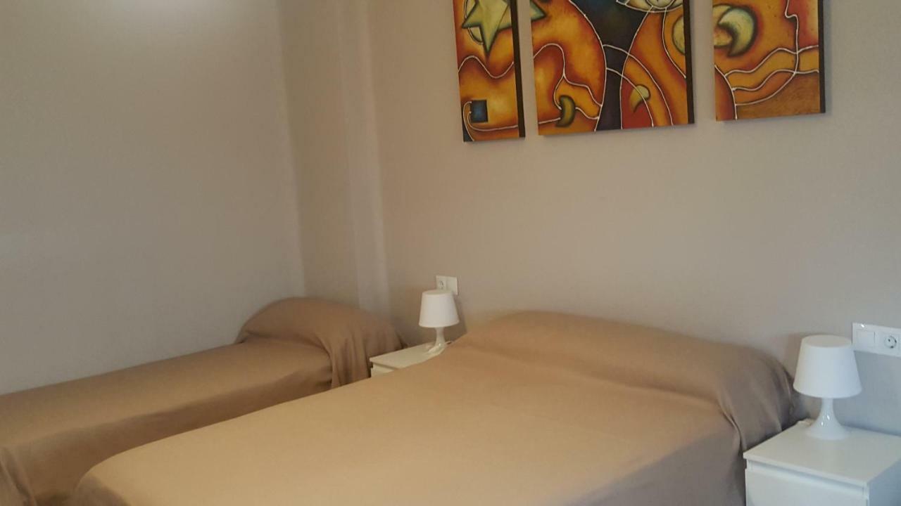 Pension Yna Holiday Малага Экстерьер фото